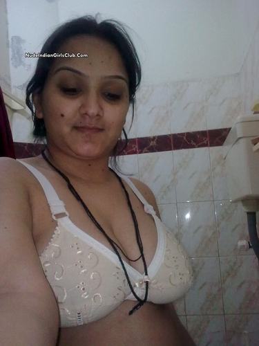 Pakistani Hot College Girl Naked Pictures In Bra