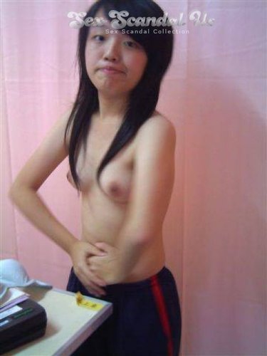 Four Super Cute &amp; Beautiful Taiwanese schoolgirls’ filthy Self photos leaked