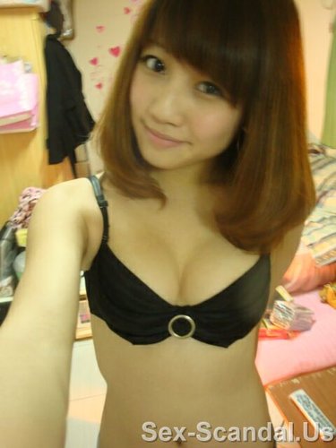 Singaporan girl cute nake photos + video