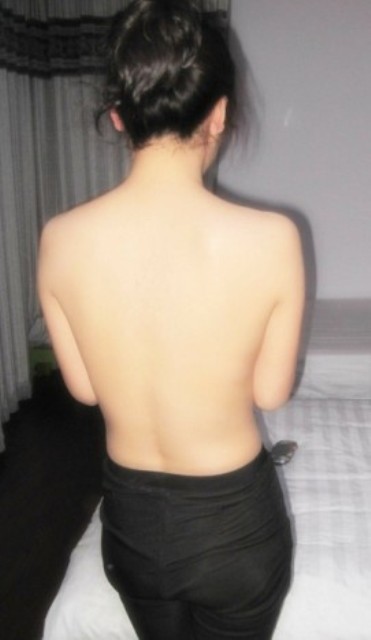 Young_Korean_girl_with_beautiful_naked_body__1_.jpg
