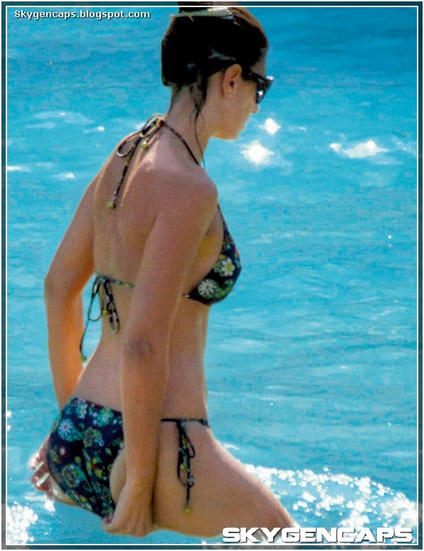 Nuria_Fergo_Bikini_Verano_2009_Skygencaps__2_.jpg